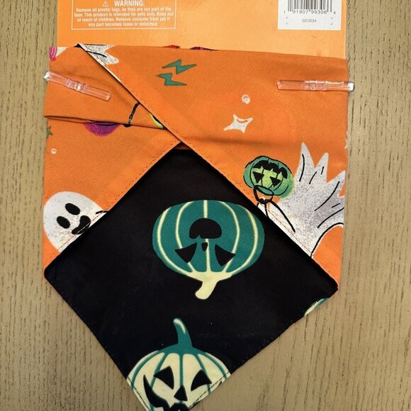 Hyde & EEK! Reversible Ghost & Pumpkin Glow-in-the-Dark Halloween Dog Bandana - Picture 3 of 4